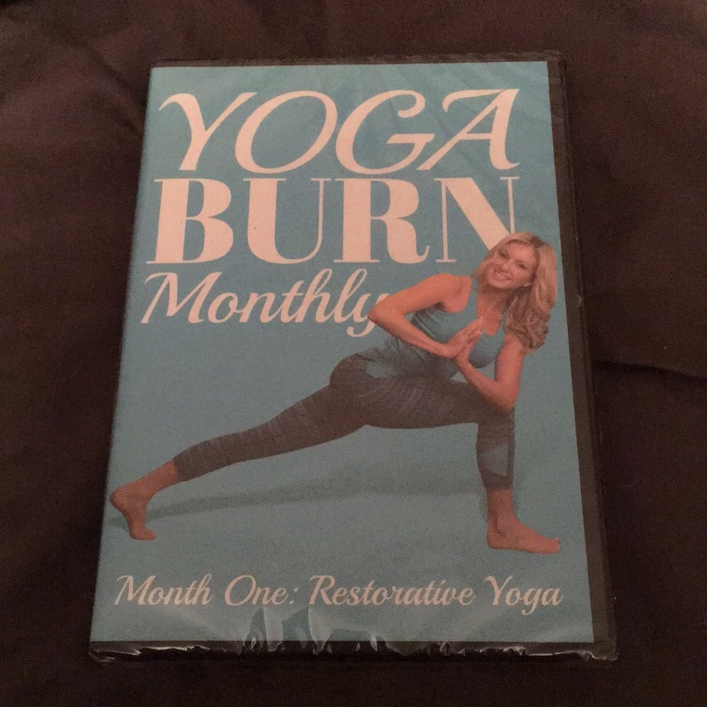 📀 Yoga Burn Month 1 DVD set